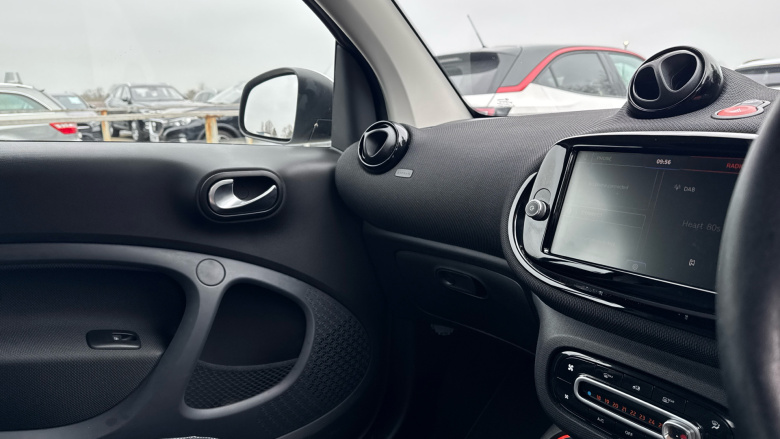 Smart EQ fortwo coupe 60kW EQ Exclusive 17kWh 2dr Auto [22kWCh] Electric Coupe